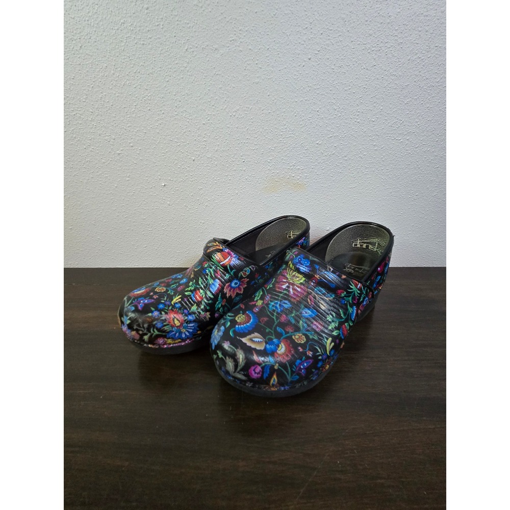 Dansko XP 2.0 Professional Clogs WomensMulti Floral Patent Leather Shoes size 39